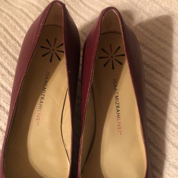 Woman’s Isaac Mizrahi burgundy fall beaded heeled shoes - Picture 6 of 14